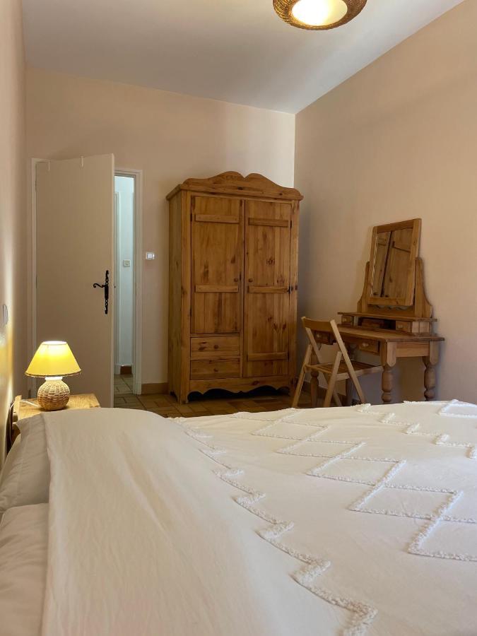 Gites Au Chateau Des Estubiers Les Granges-Gontardes Екстер'єр фото